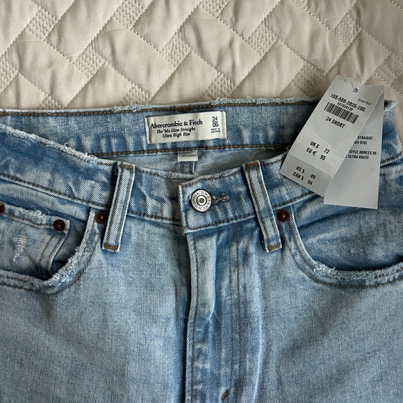 NWT Abercrombie and Fitch 90’s Slim Straight Jeans - Picture 3 of 6